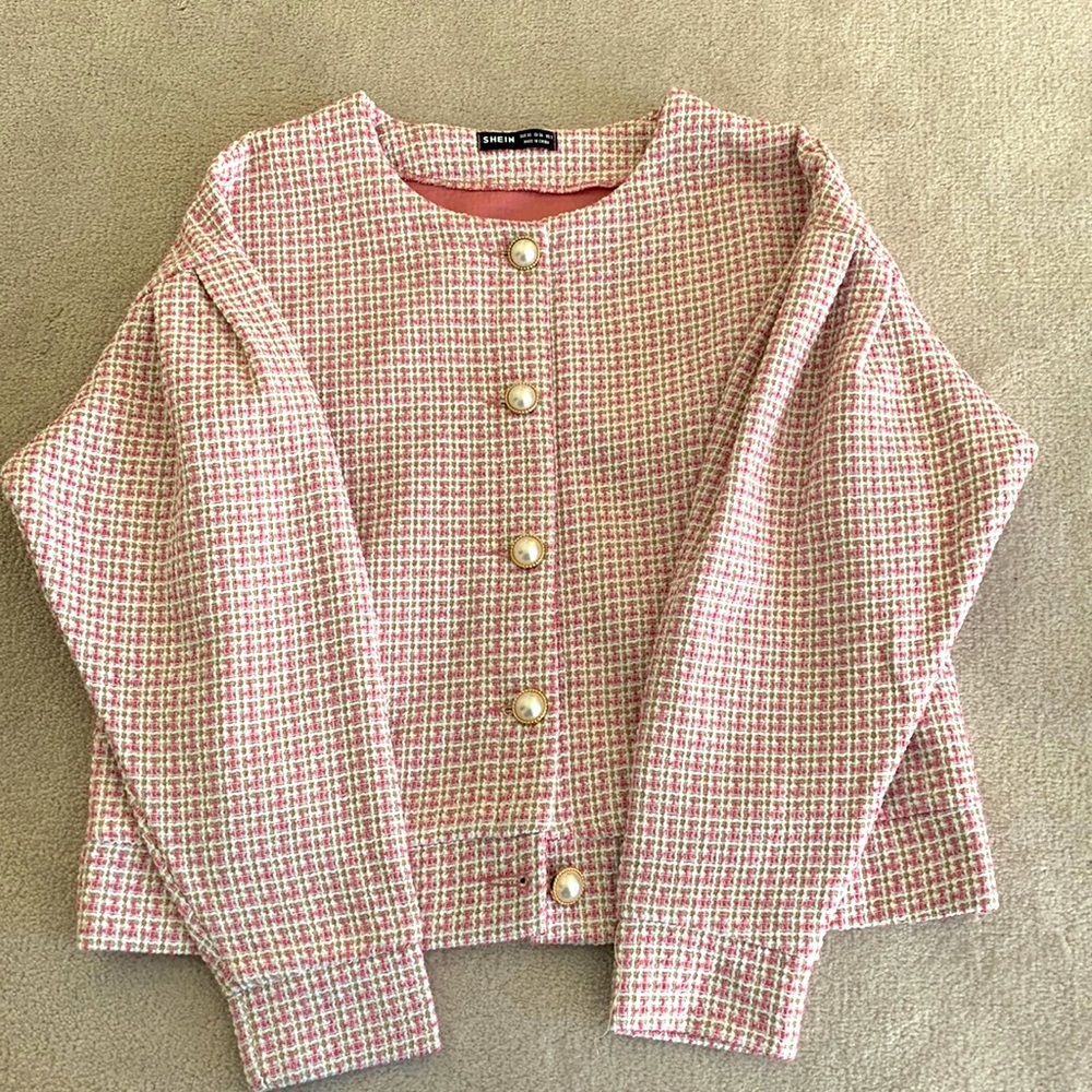 1950s style pink tweed blazer with faux pearl buttons